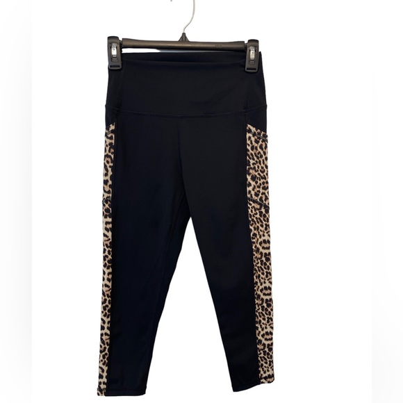 Zyia Active Leopard Print Hi Rise Cropped leggings W Pockets black Size 6-8 - Picture 2 of 10